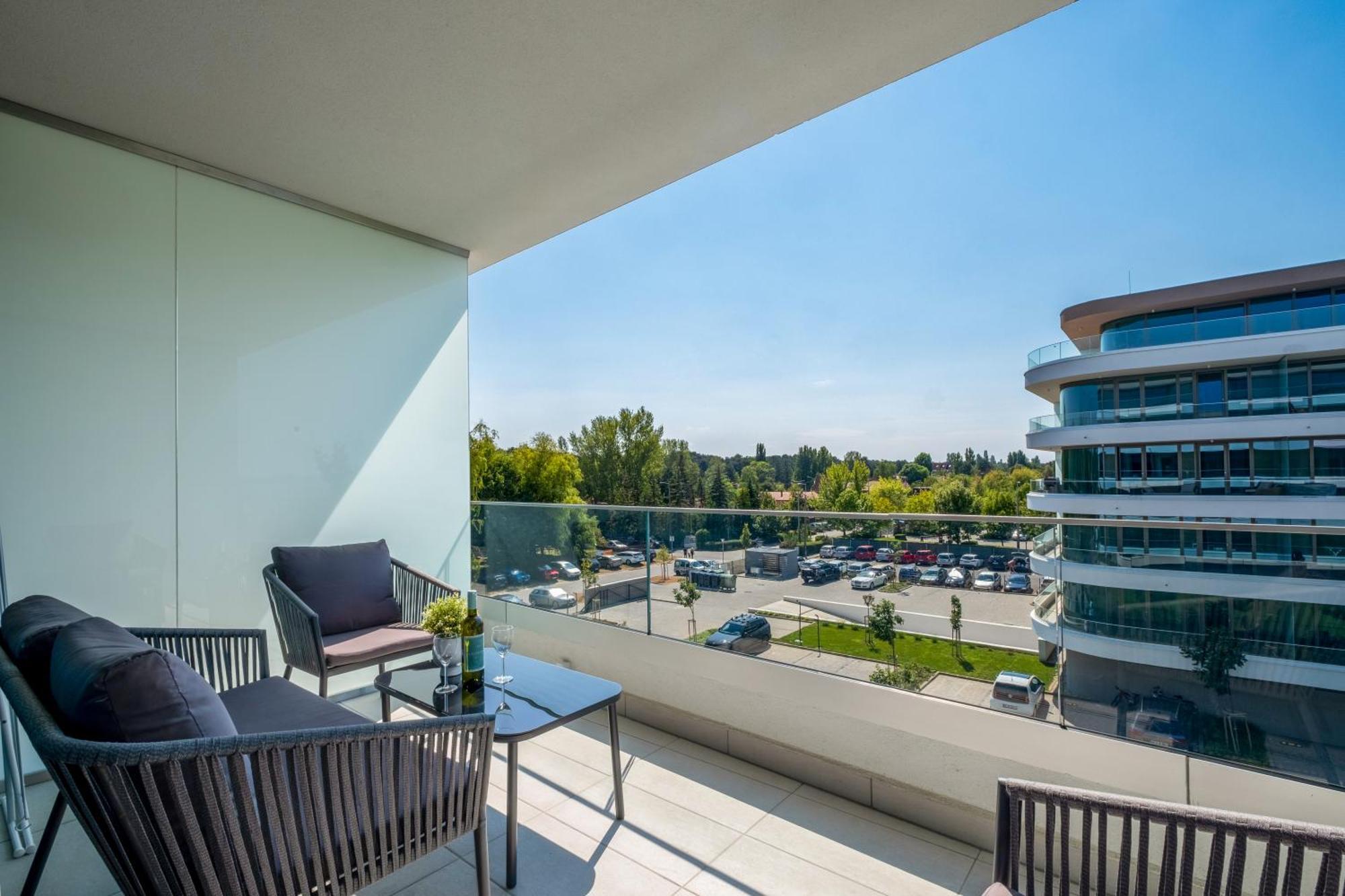 Myflat Wave Luxury 44 Suite Siófok Eksteriør billede